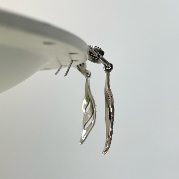 Vintage Art Deco Onyx and Marcasite Stone Sterling Silver Dangle Earrings - Picture 7 of 10